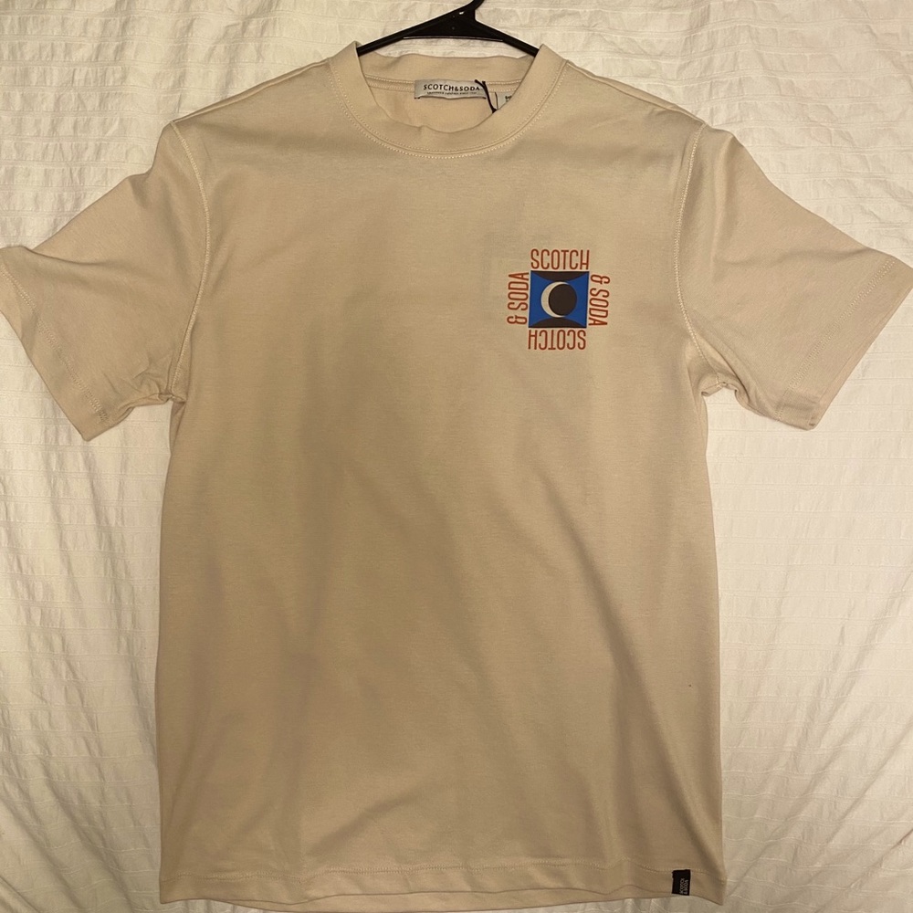 Printed Short Sleeve Artwork T-Shirt